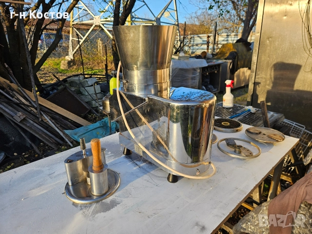 Зеленчукорезачка втора употреба Професионална за стъргане на кашкавал и рязане на зеленчуци 7бр.  , снимка 3 - Обзавеждане на кухня - 52849137