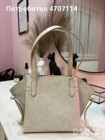 Дамска чанта на марката Zara