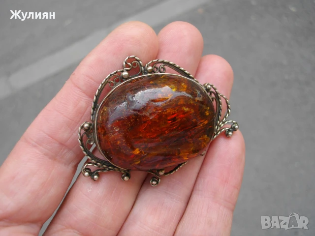 СТАРА ГОЛЯМА БРОШКА С КЕХЛИБАР , снимка 2 - Антикварни и старинни предмети - 51147498