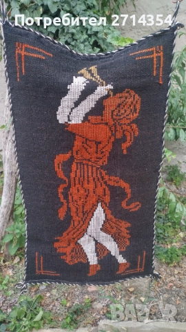 Ръчно тъкан малък битов ковьор , снимка 2 - Антикварни и старинни предмети - 51889922