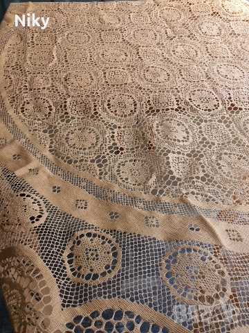 Ръчно плетена кръгла покривка 160 см., снимка 4 - Покривки за маси - 52962784