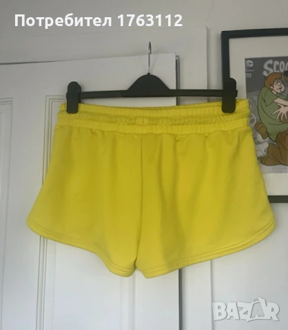 Tommy Hilfiger дамски спортни шорти, странични джобове, плътна материя, размер М, снимка 2 - Спортни екипи - 50663411