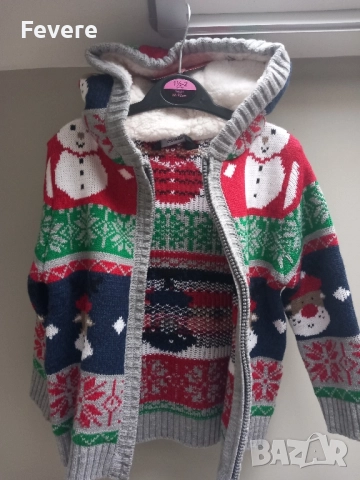 Жилетка с коледни мотиви, снимка 2 - Детски пуловери и жилетки - 52434128