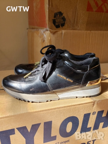 Michael Kors черни сникърси, снимка 2 - Маратонки - 51795241