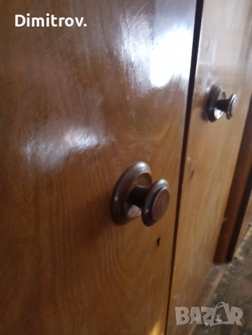 Голям трикрилен гардероб орех , снимка 2 - Гардероби - 52740400