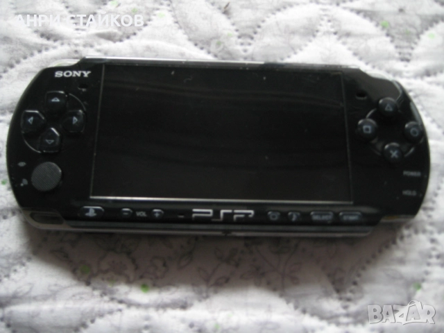 Продавам конзола PSP3004 Slim