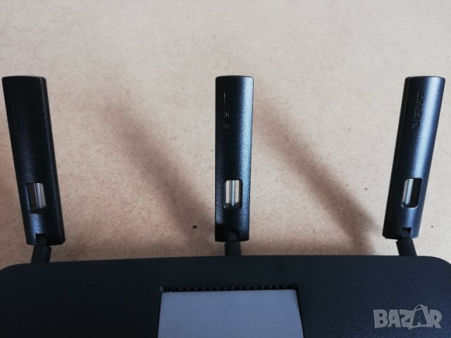 Linksys EA6900 Gigabit Wi-Fi Router, снимка 4 - Рутери - 41147447