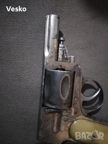 Колекционерски револвер, снимка 9 - Антикварни и старинни предмети - 53636948