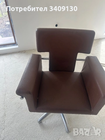 Два броя фризьорки столове , снимка 15 - Столове - 53101485