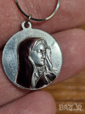 Старинен сребърен медальон Дева Мария, богородица с емайл  сребърна икона на богодорица сребро, снимка 2 - Колиета, медальони, синджири - 51968582
