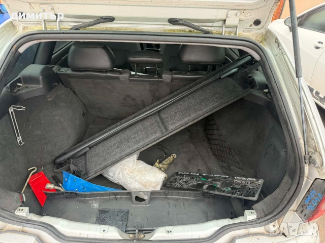 volvo v40 1.8 favelift на части волво в40 комби , снимка 5 - Автомобили и джипове - 53661170