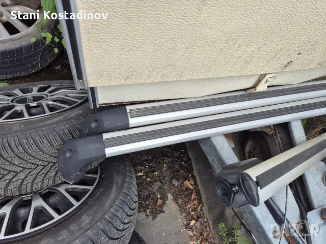 оригинален багажник за Toyota Avensis от 2009 година