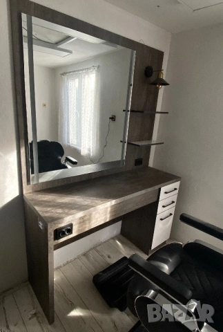 Работно място за Фризьори, снимка 1 - Фризьорки - 53793368