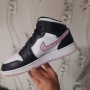 Nike Air Jordan 1 Mid номер 39,5-40 оригинални маратонки , снимка 12