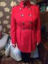 Червено палто, снимка 5
