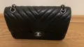 Chanel chevron black leather medium , снимка 1
