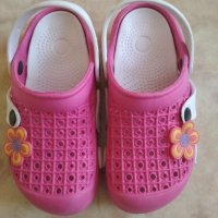 Розово бели  детски чехли джапанки тип Crocs, снимка 3 - Детски сандали и чехли - 35873880