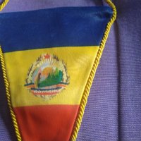 Румъния футболен флаг винтидж 16х11см-ресни 3см, снимка 3 - Футбол - 39110435