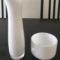 Стъклени ваза и купа - млечно бели, снимка 1 - Вази - 39804832