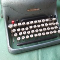 olivetti LEHIKON 80  1952г  пишеща машина, снимка 8 - Други ценни предмети - 34126398