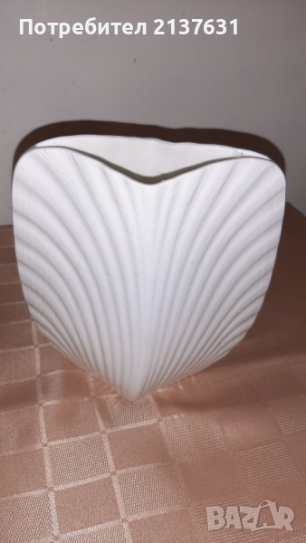 НОВА  Интересна ВАЗА  - ПОРЦЕЛАН , снимка 1