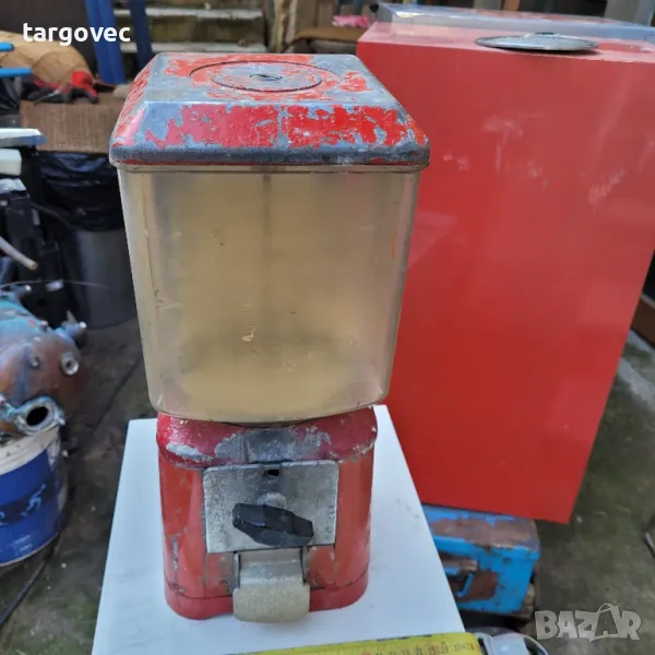 винтидж диспенсър за дъвки и бонбони, снимка 1