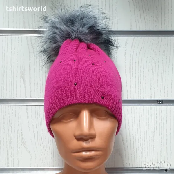 Нова зимна дамска шапка покрита с камъчета и с пух в цвят циклама, снимка 1