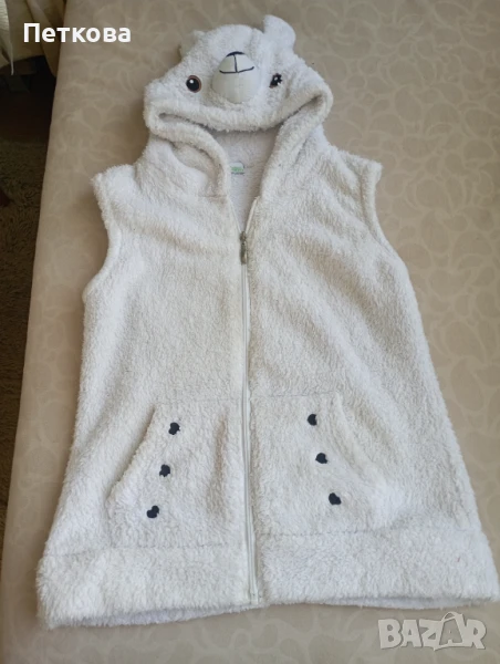 Мек пухен елек с качулка мече, снимка 1