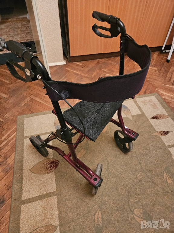 Продавам ролатор със седалка, снимка 1