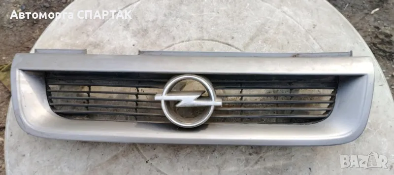 Решетка радиатора Opel Vectra A 1988-1995, снимка 1