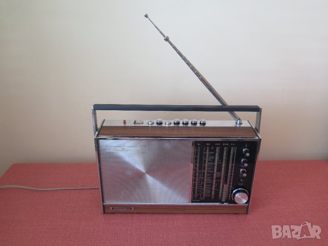 Vintage Grundig  Concert-Boy 208,   1967–1969г.,Ретро радио , снимка 3 - Радиокасетофони, транзистори - 41191157