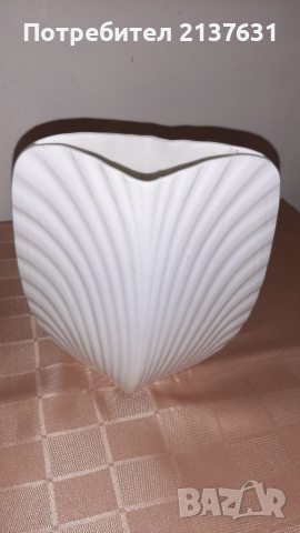 НОВА  Интересна ВАЗА  - ПОРЦЕЛАН , снимка 1