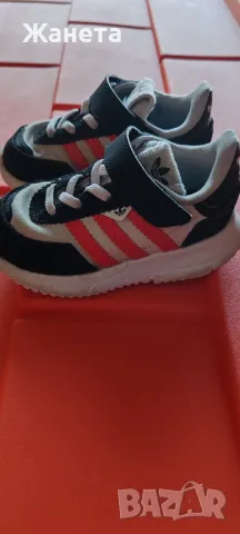 Маратонки Adidas , снимка 2 - Детски маратонки - 47330631