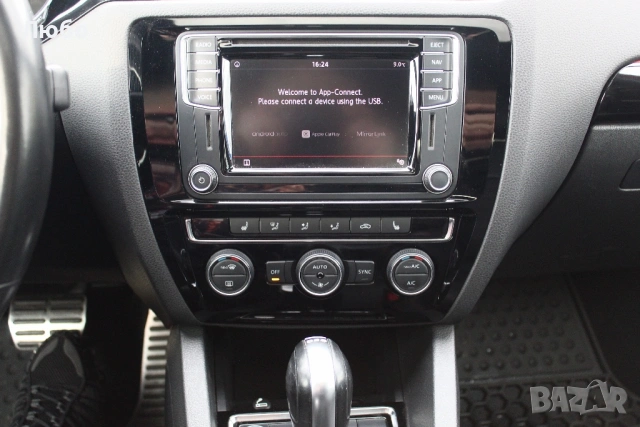 VW Jetta GLI 2018 г 211 кс DSG мъртва точка Park Assist CarPlay Android Auto, снимка 8 - Автомобили и джипове - 53575286