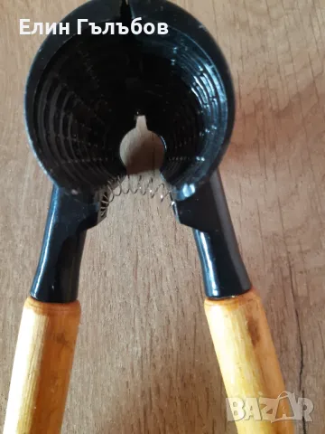 Орехотрошачка с дървени дръжки, снимка 5 - Аксесоари за кухня - 48769055