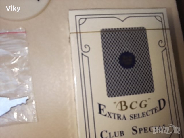 Куфарче със зарове карти и жетони, снимка 4 - Други ценни предмети - 42299472