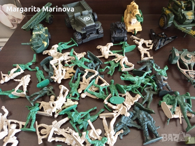 Пластмасови войничета , снимка 2 - Фигурки - 52583952