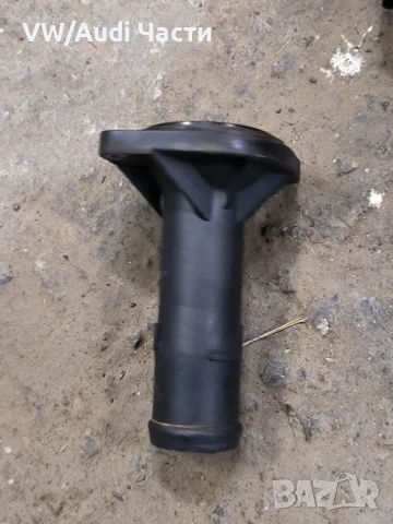 Фланец термостат за Голф 4 Ауди А3 Сеат Шкода VW Golf 4 Audi A3 Seat Skoda Bora 038121121
