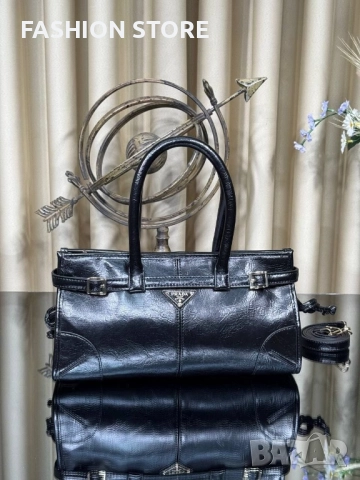 Чанти Prada, снимка 2 - Чанти - 51490279