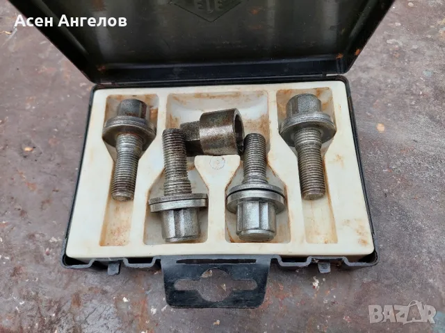 Секретни болтове ПЕЖО, снимка 2 - Аксесоари и консумативи - 49699546