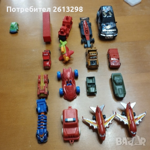 Колички метални пластмасови самолети мотори малки и големи, снимка 4 - Коли, камиони, мотори, писти - 52950855