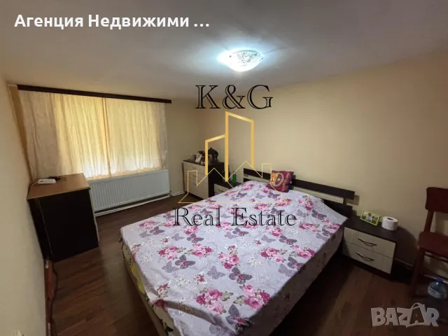 Едноетажна тухлена на гредоред къща в с. Осенец , снимка 5 - Къщи - 49890630