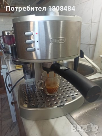 Кафемашина Делонги с ръкохватка с крема диск, работи отлично и прави хубаво кафе с каймак , снимка 4 - Кафемашини - 42444608