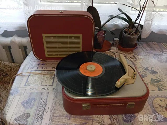 Ретро грамофон Fonica от 1966г.
