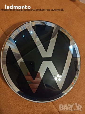 Оригинална Емблема Предна Решетка Golf R / GTI / Jetta /-  5H0853601H