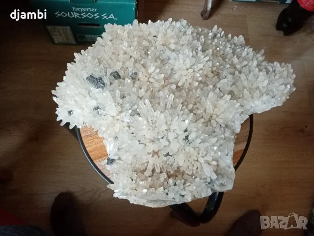 #77  Кварц, Кварцова друза, Планински кристал, 27х37 см