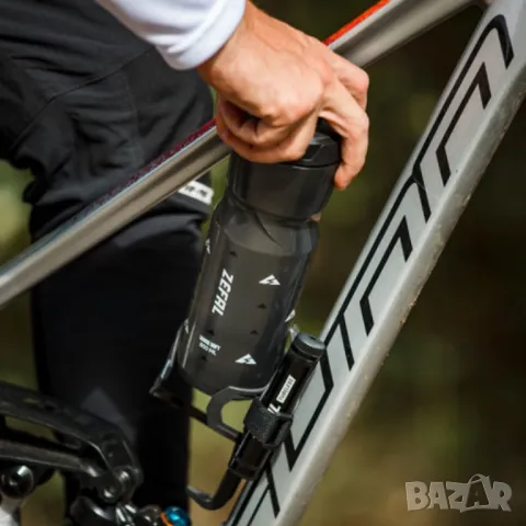 Бутилка За Велосипед С Ергономичен Захват Zefal Sense Soft 80 No Mud 880 Мл С Мека Силиконова Дюза, снимка 6 - Аксесоари за велосипеди - 49431952