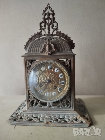 Стар настолен часовник