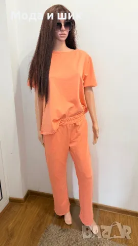 Комлект в прасковен цвят , снимка 2 - Спортни екипи - 50231903