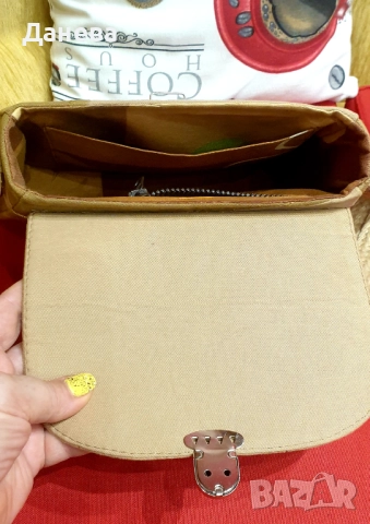 Дамска чанта от плътен плат с бродерия , снимка 4 - Чанти - 51472042